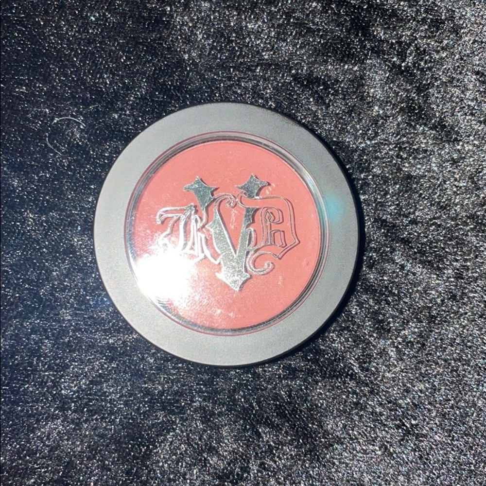 KVD eyeshadow single in Lolita